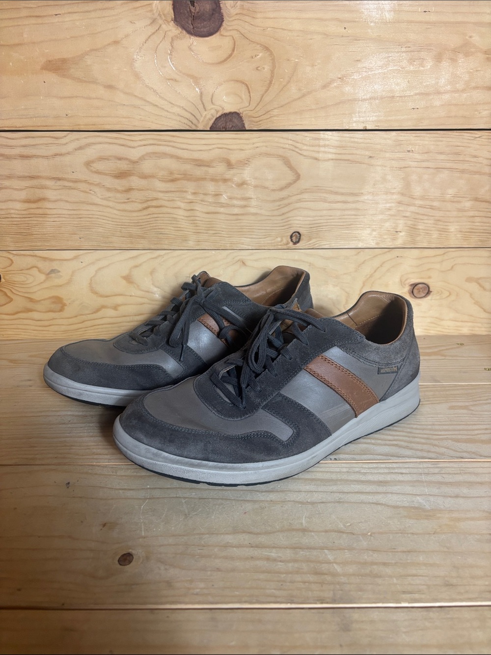 Mephisto Mens leather sneakers size 12